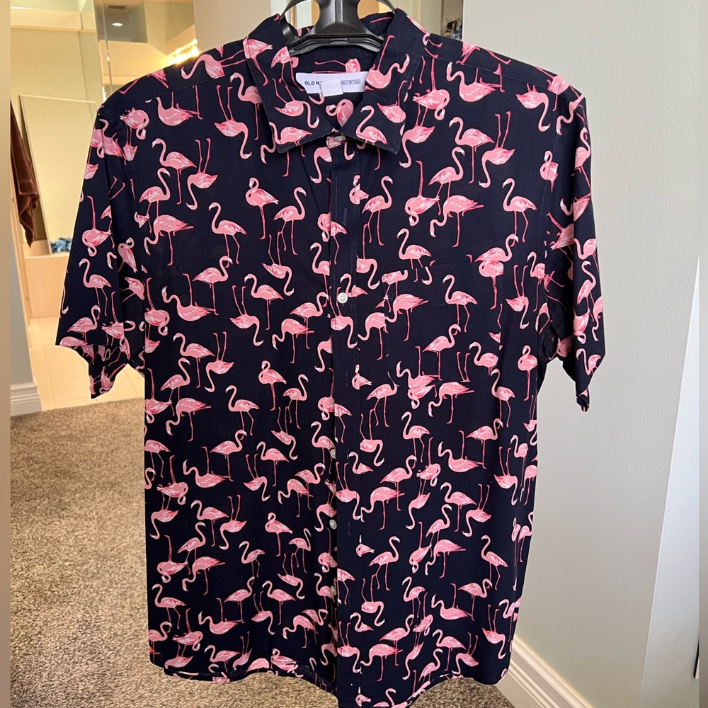 Men’s Flamingo short sleeve button up shirt SIZE LARGE